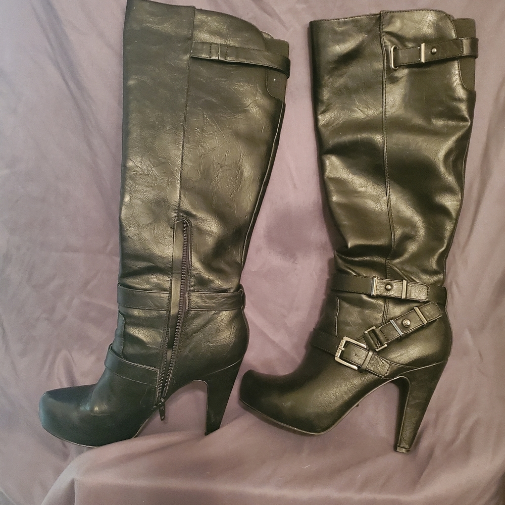 Guess boots